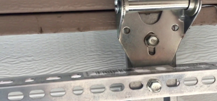commercial garage door hinges repair in Brampton